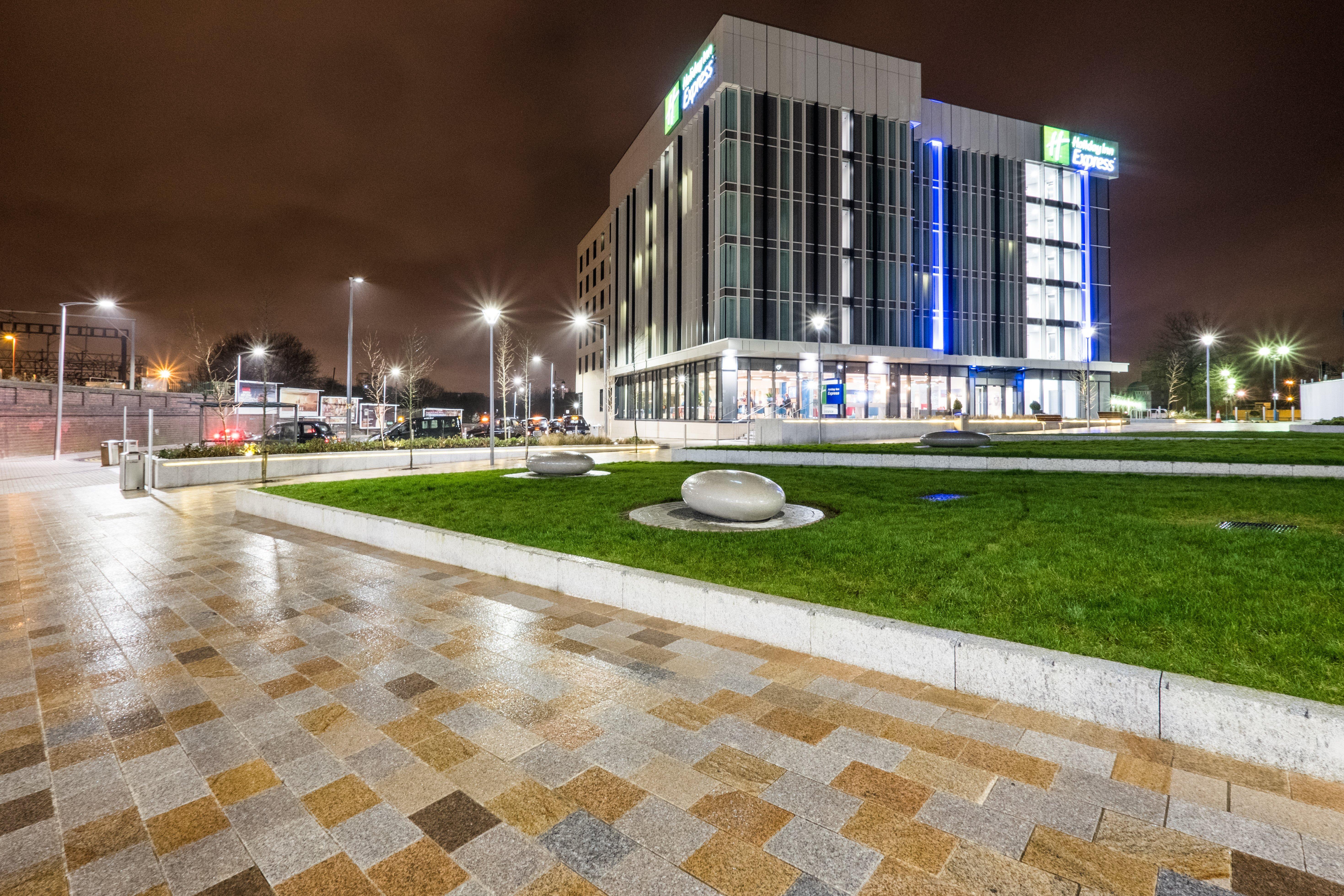 Holiday Inn Express - Stockport, An Ihg Hotel Exterior photo