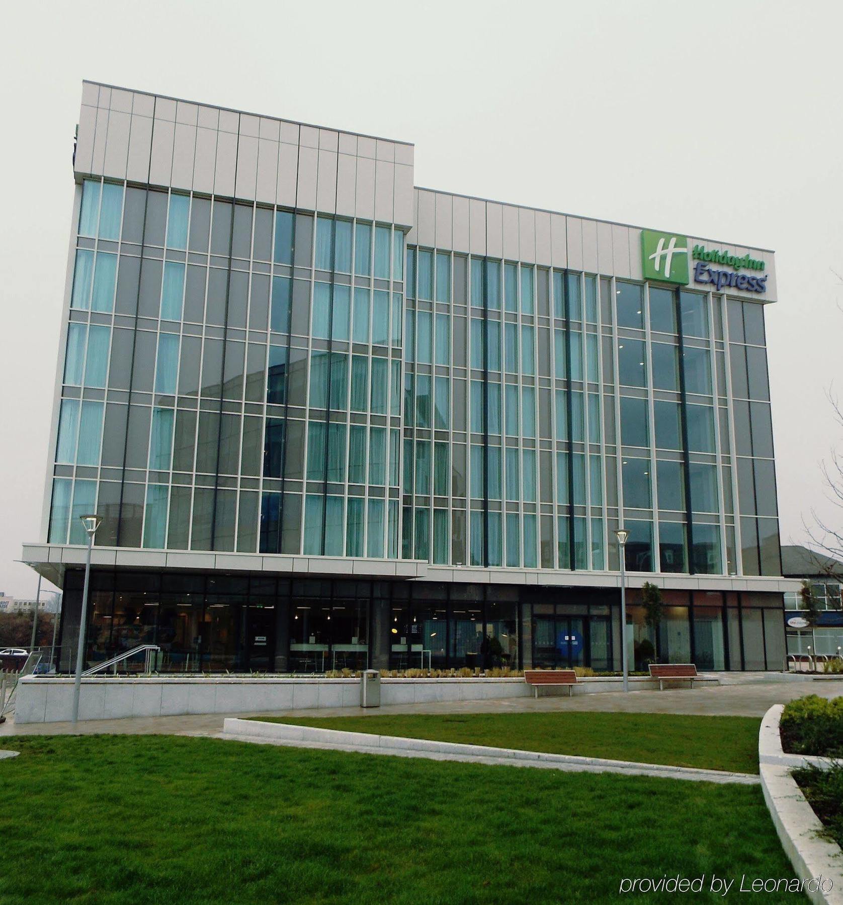 Holiday Inn Express - Stockport, An Ihg Hotel Exterior photo