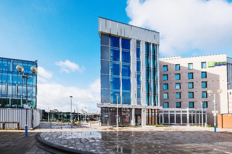 Holiday Inn Express - Stockport, An Ihg Hotel Exterior photo